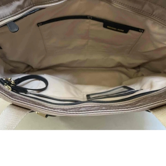 โ๏ธ LIKE NEW!! TRAVEL Michael Kors Tan Polly Nylon Light BrownShimmer HUGE DUFFLE - Picture 6 of 17
